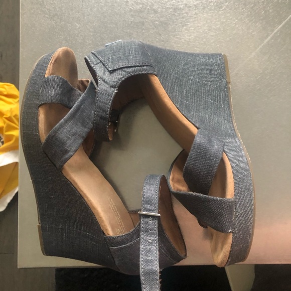 Toms Wedges - Picture 2 of 5